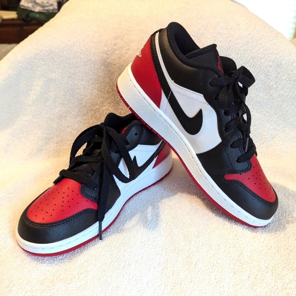 Nike Kids Sneakers - Black, White, and Red